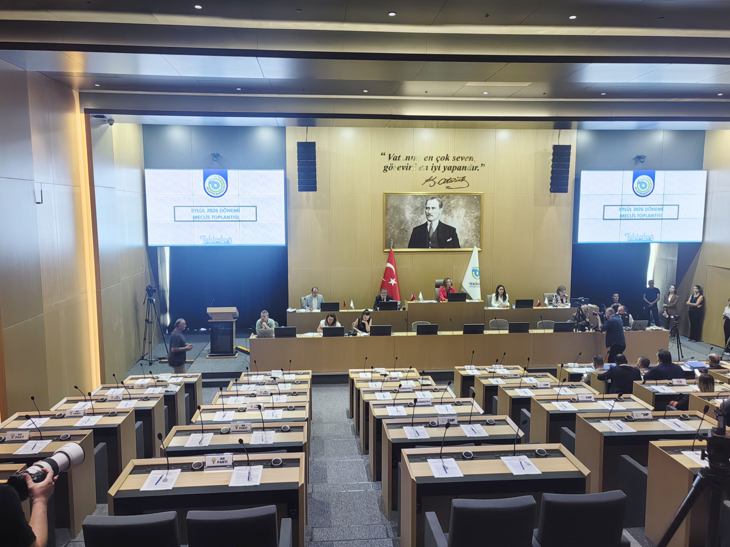 Büyükşehirde Meclis Krizi!