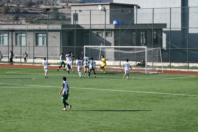 Akçeşmespor’dan muhteşem geri dönüş