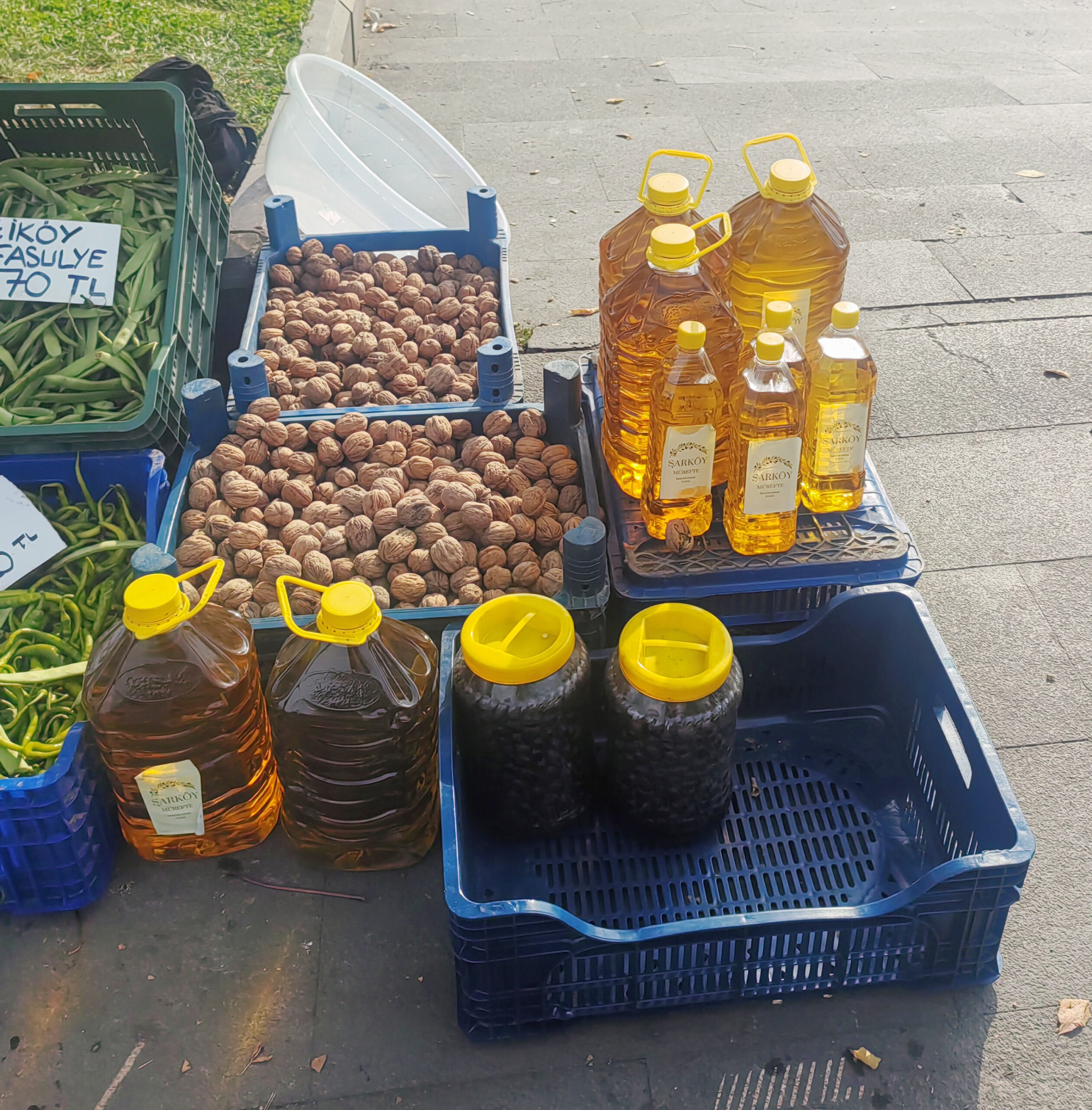 Zeytin bolluğu tezgâhlara yansıdı