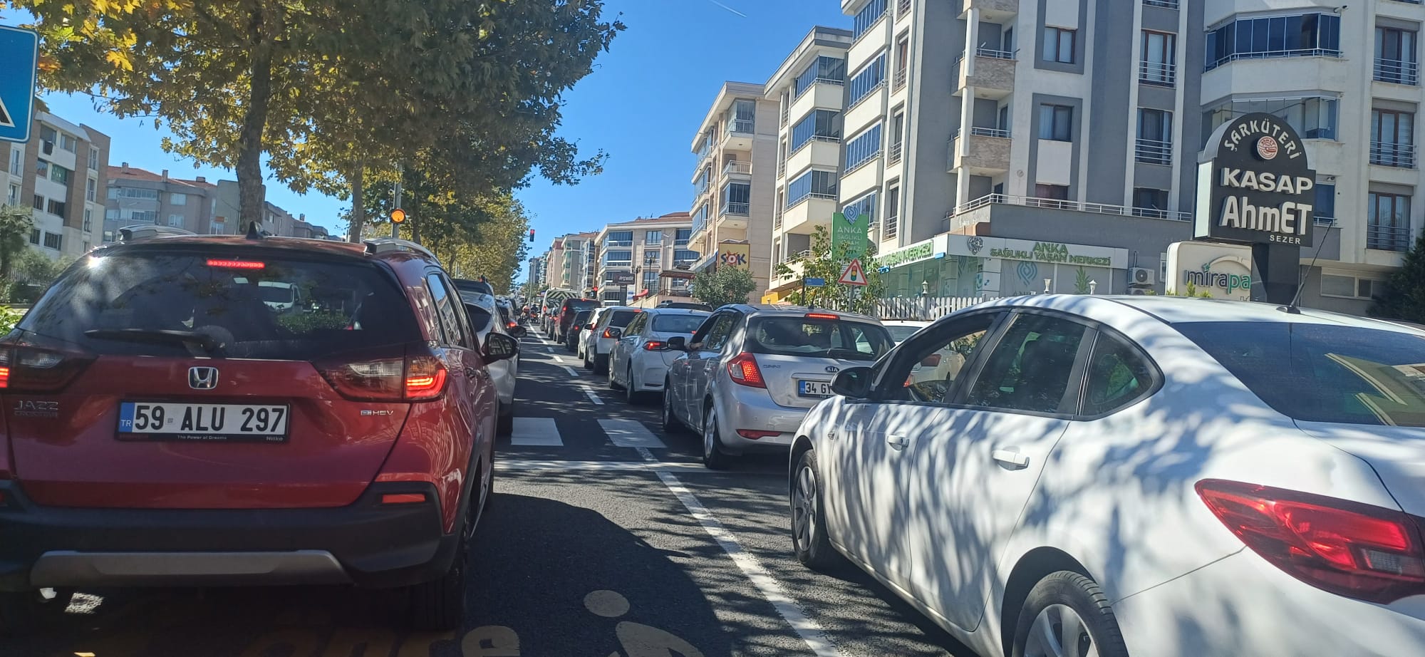 Sınav çıkışı trafik kilitlendi