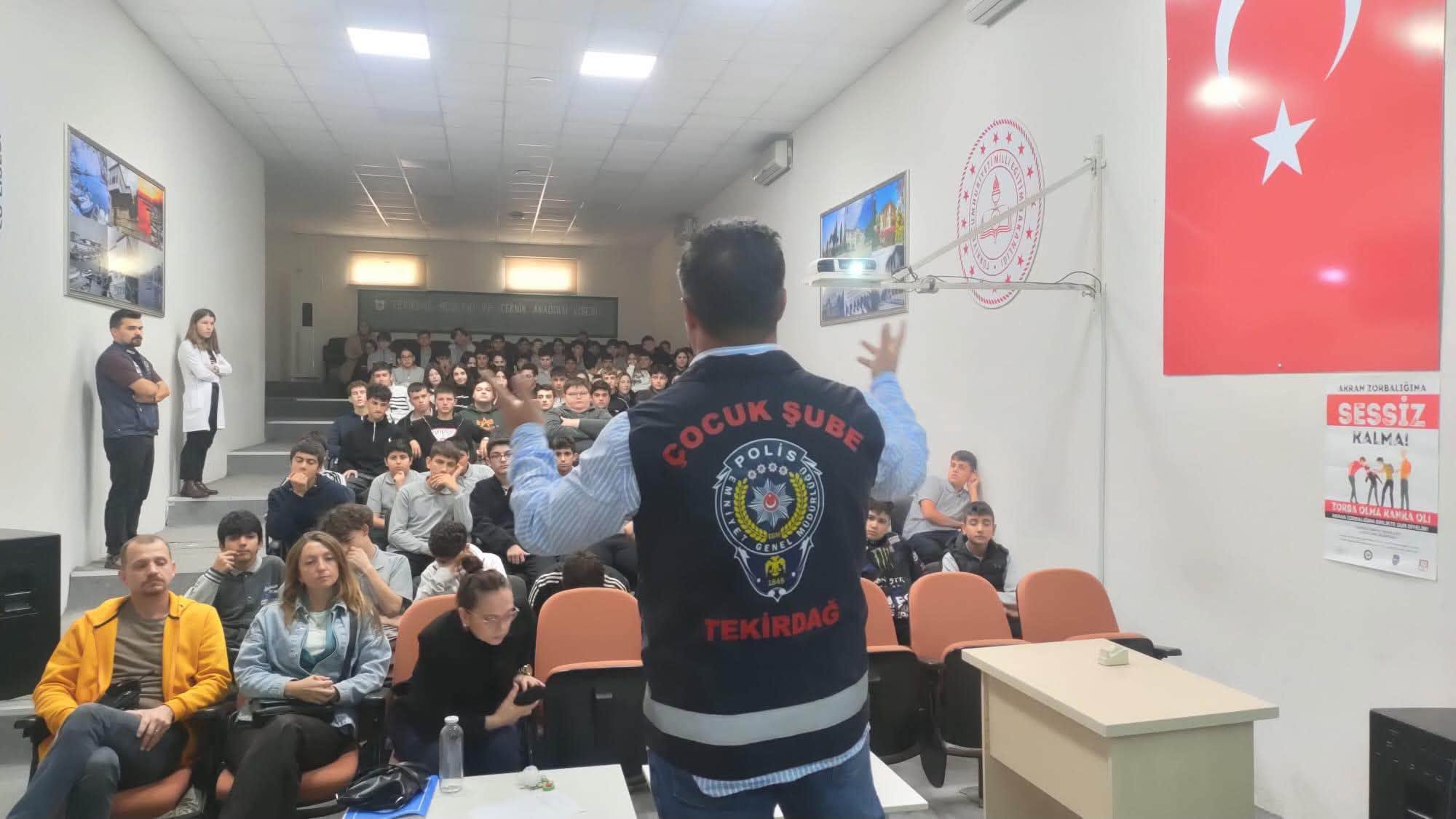 Öğrencilere Siber Zorbalık Eğitimi