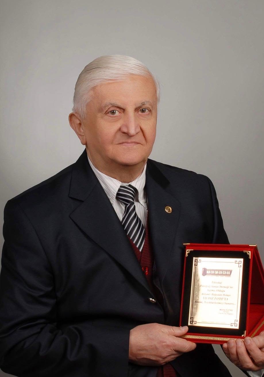 Foto Yıldız Hüseyin Tekyıldız Vefat Etti