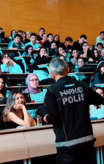Öğrencilere Narkotik ve Siber Güvenlik Eğitimi