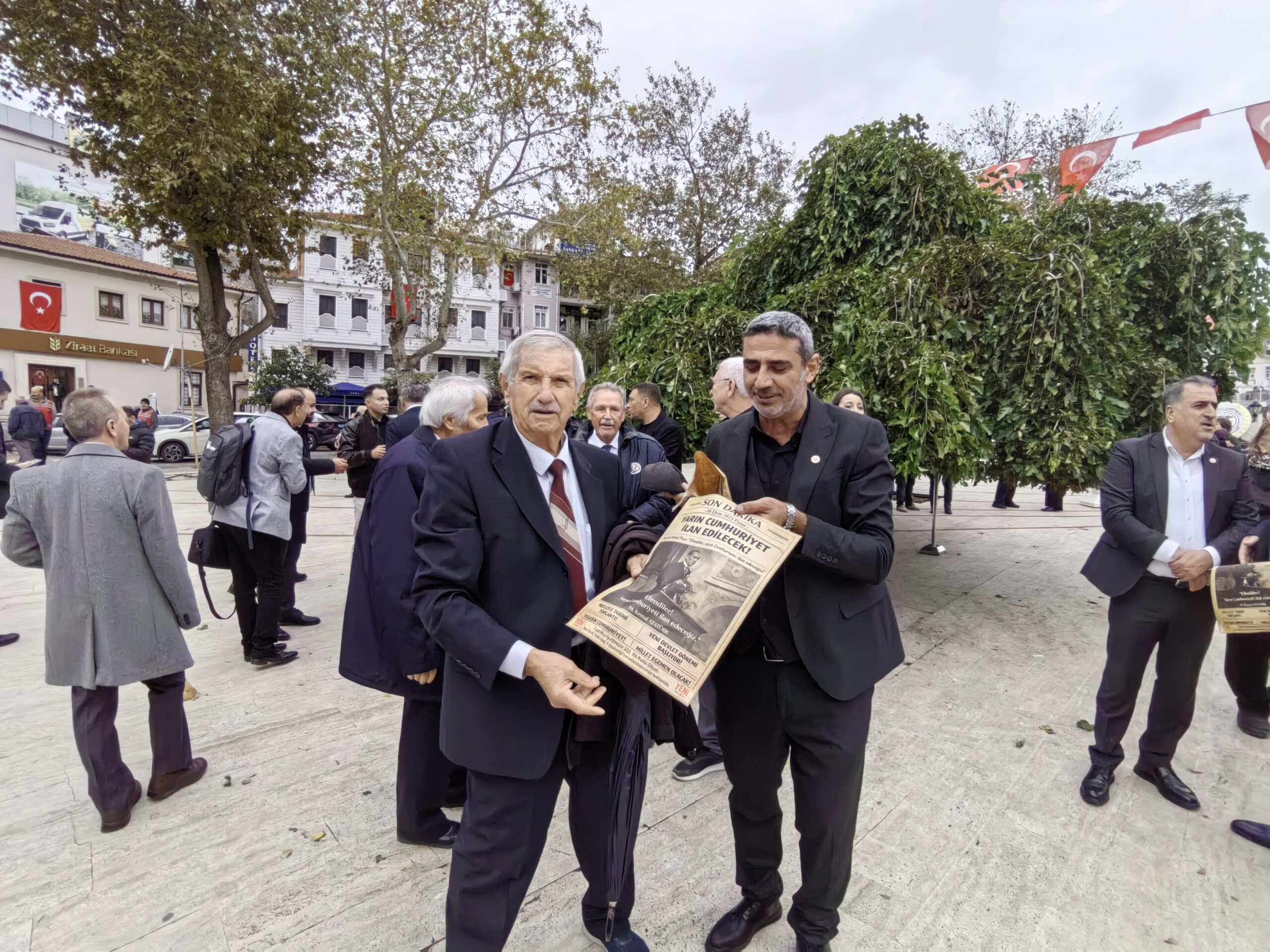 Gazete dağıtımı beğeni topladı