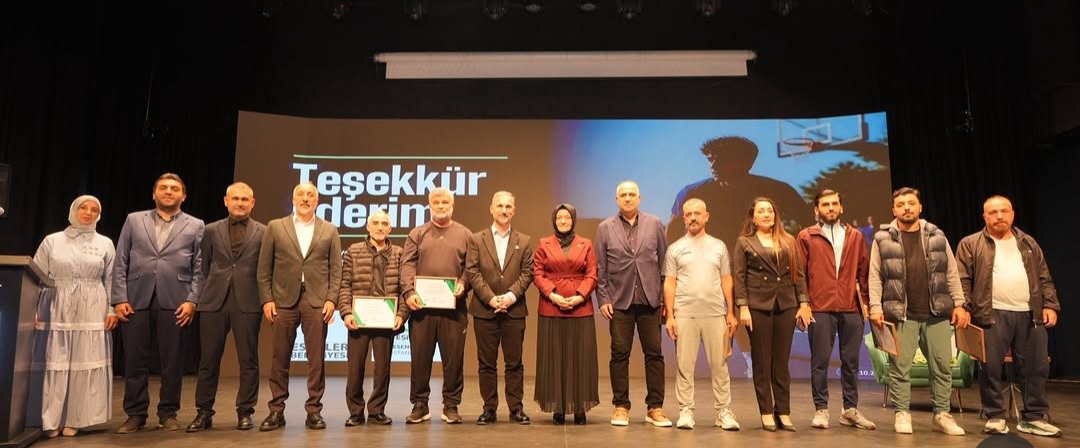 GENÇLERE DİJİTAL FARKINDALIK ÇAĞRISI